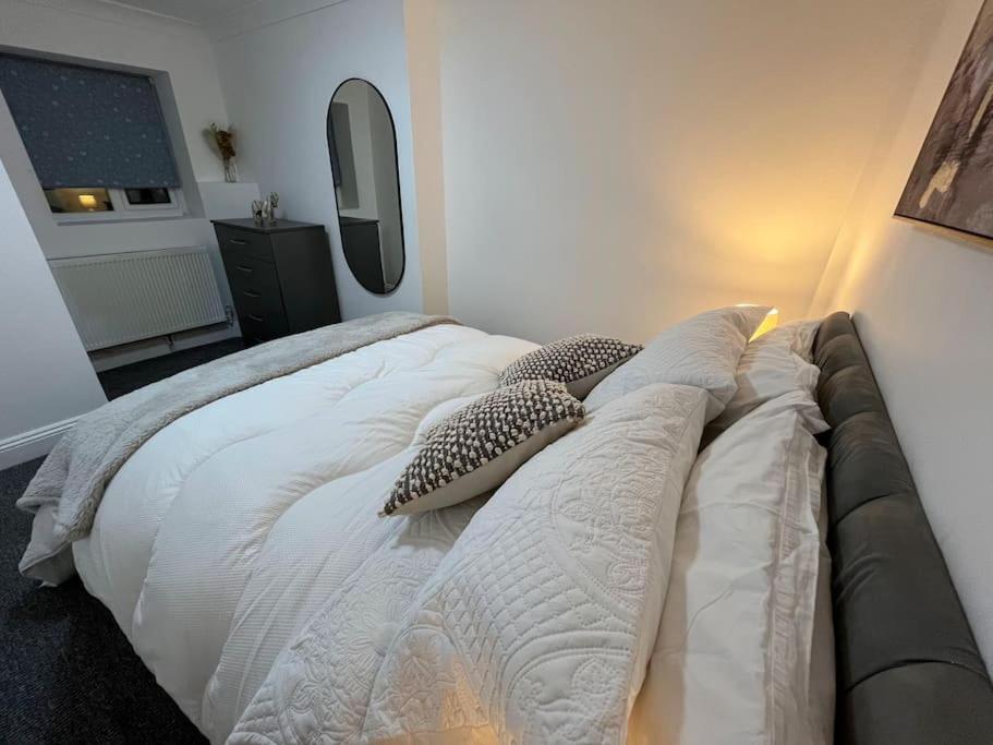Apartamento Modern & Stylish Haven In Heart Of Londres Exterior foto