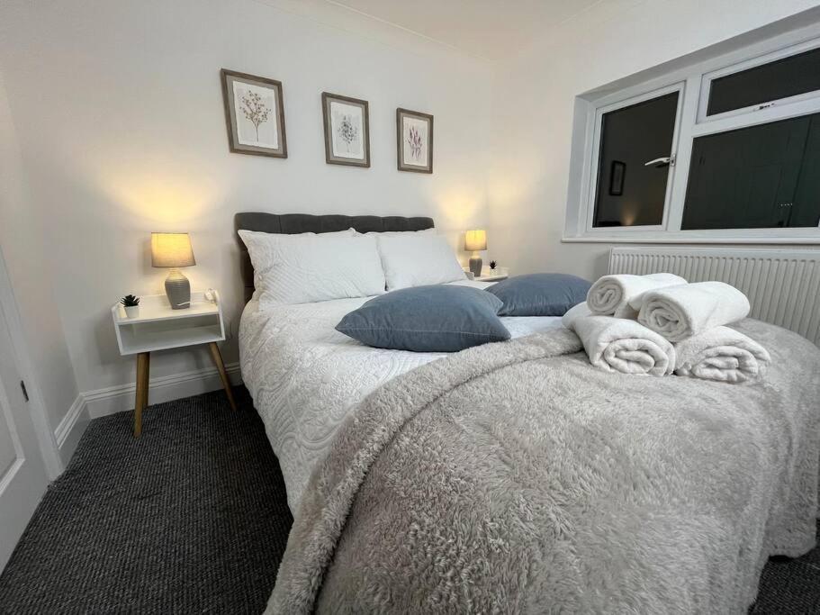 Apartamento Modern & Stylish Haven In Heart Of Londres Exterior foto